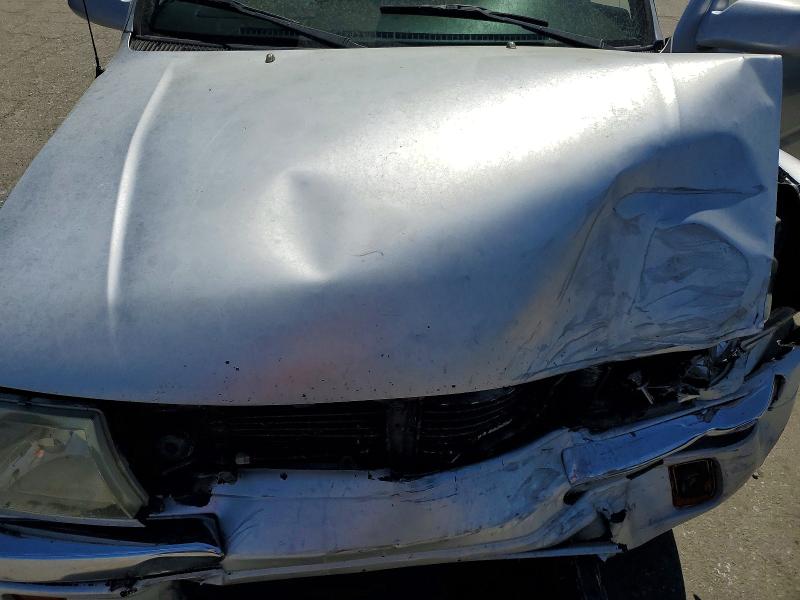 60795896 :رقم المزاد ، 4TAVL52N1YZ636223 vin ، 2000 Toyota Tacoma مزاد بيع