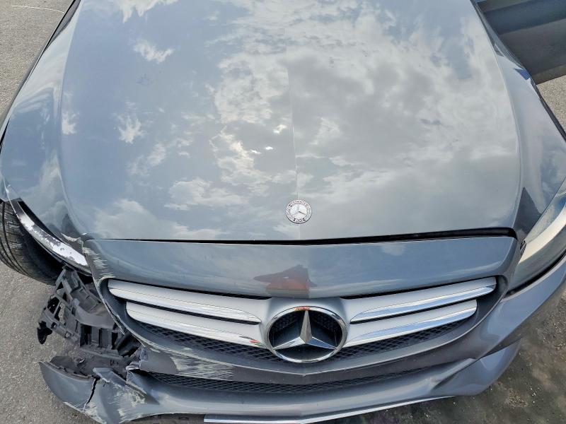 61138686 :رقم المزاد ، WDDWF4JB1HR219966 vin ، 2017 Mercedes-benz C مزاد بيع