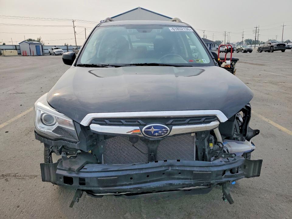 61852136 :رقم المزاد ، JF2SJARC6JH501360 vin ، 2018 Subaru Forester مزاد بيع