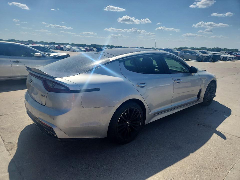 2018 Kia Stinger მანქანა იყიდება აუქციონზე, vin: KNAE25LAXJ6015375, აუქციონის ნომერი: 59782776
