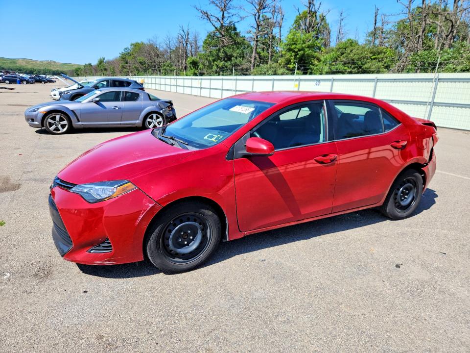 61751266 :رقم المزاد ، 2T1BURHE5JC068044 vin ، 2018 Toyota Corolla مزاد بيع