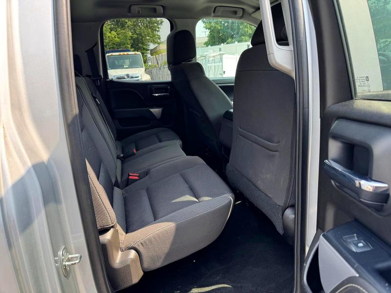 Продаж на аукціоні авто 2018 Chevrolet Silverado, vin: 1GCVKREC3JZ373599, номер лоту: 61524916