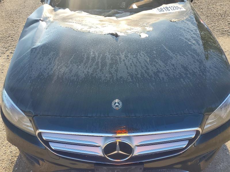 58181286 :رقم المزاد ، WDDZH6GB9JA328027 vin ، 2018 Mercedes-benz E مزاد بيع