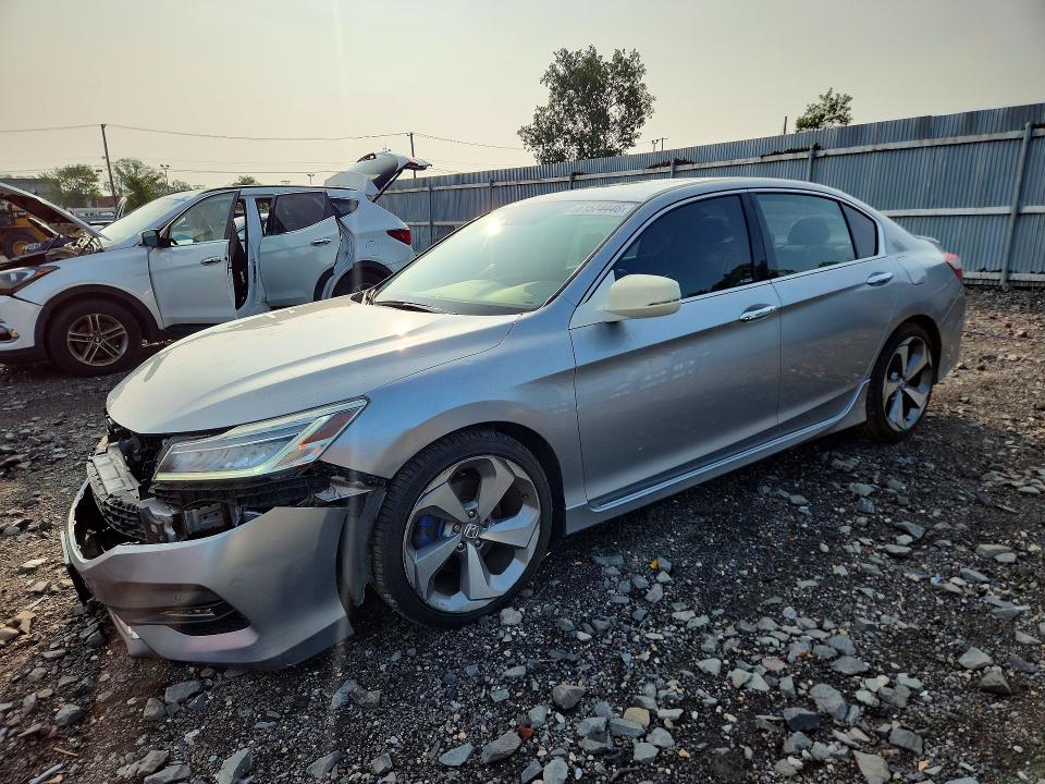 61574446 :رقم المزاد ، 1HGCR3F93HA026349 vin ، 2017 Honda Accord مزاد بيع