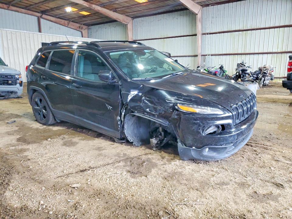 60852506 :رقم المزاد ، 1C4PJLCB7JD557458 vin ، 2018 Jeep Cherokee مزاد بيع