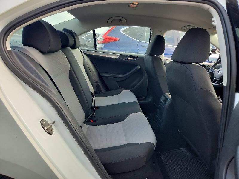 Продажа на аукционе авто 2017 Volkswagen Jetta, vin: 3VW2B7AJ6HM334784, номер лота: 58708826