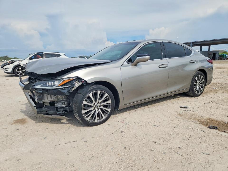 63467616 :رقم المزاد ، 58ADZ1B12LU075884 vin ، 2020 Lexus Es مزاد بيع