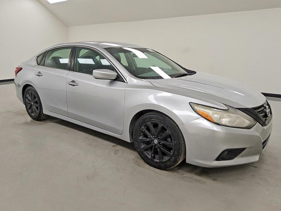 60908056 :رقم المزاد ، 1N4AL3AP5JC124621 vin ، 2018 Nissan Altima مزاد بيع
