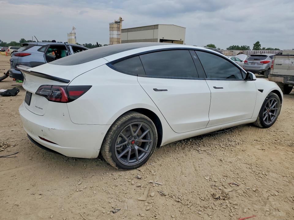 2022 Tesla Model 3 მანქანა იყიდება აუქციონზე, vin: 5YJ3E1EB3NF166164, აუქციონის ნომერი: 62476246