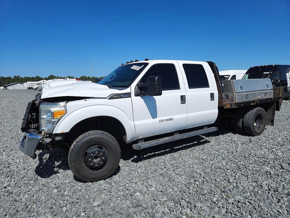 61155826 :رقم المزاد ، 1FD8W3H6XFEC17882 vin ، 2015 Ford F350 مزاد بيع