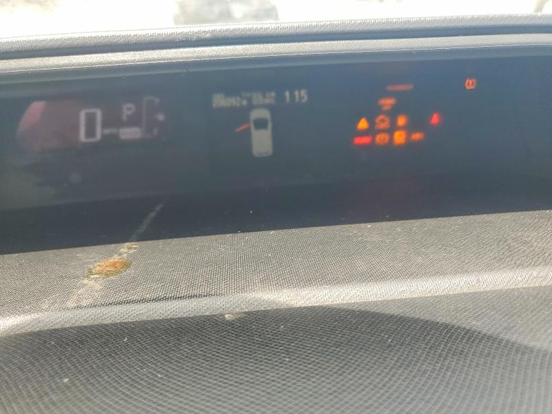 60316206 :رقم المزاد ، JTDKDTB32F1105857 vin ، 2015 Toyota Prius C مزاد بيع
