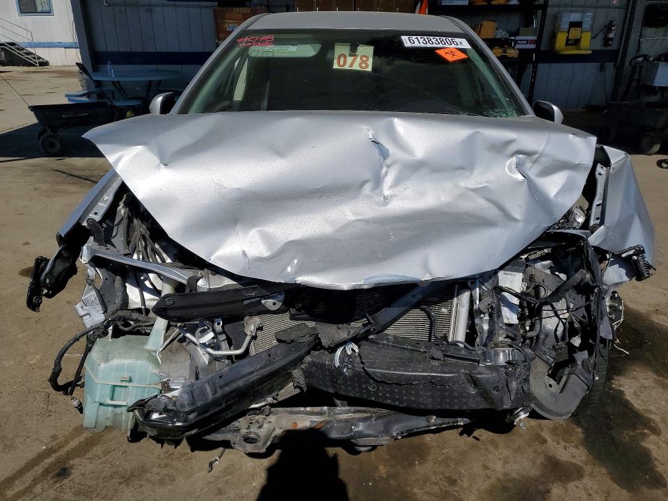 61383806 :رقم المزاد ، 5YFBURHE4FP303301 vin ، 2015 Toyota Corolla مزاد بيع