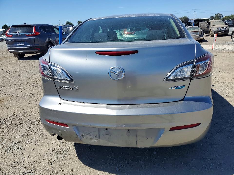 61629606 :رقم المزاد ، JM1BL1U79D1760747 vin ، 2013 Mazda 3 مزاد بيع
