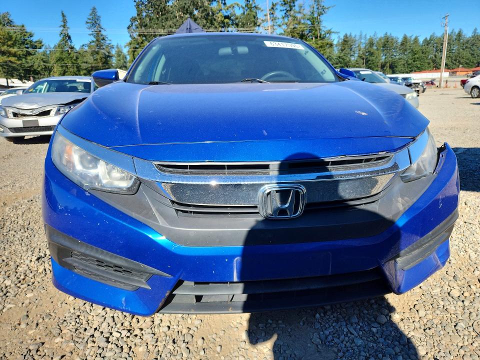 63417506 :رقم المزاد ، 19XFC2F58JE007576 vin ، 2018 Honda Civic مزاد بيع