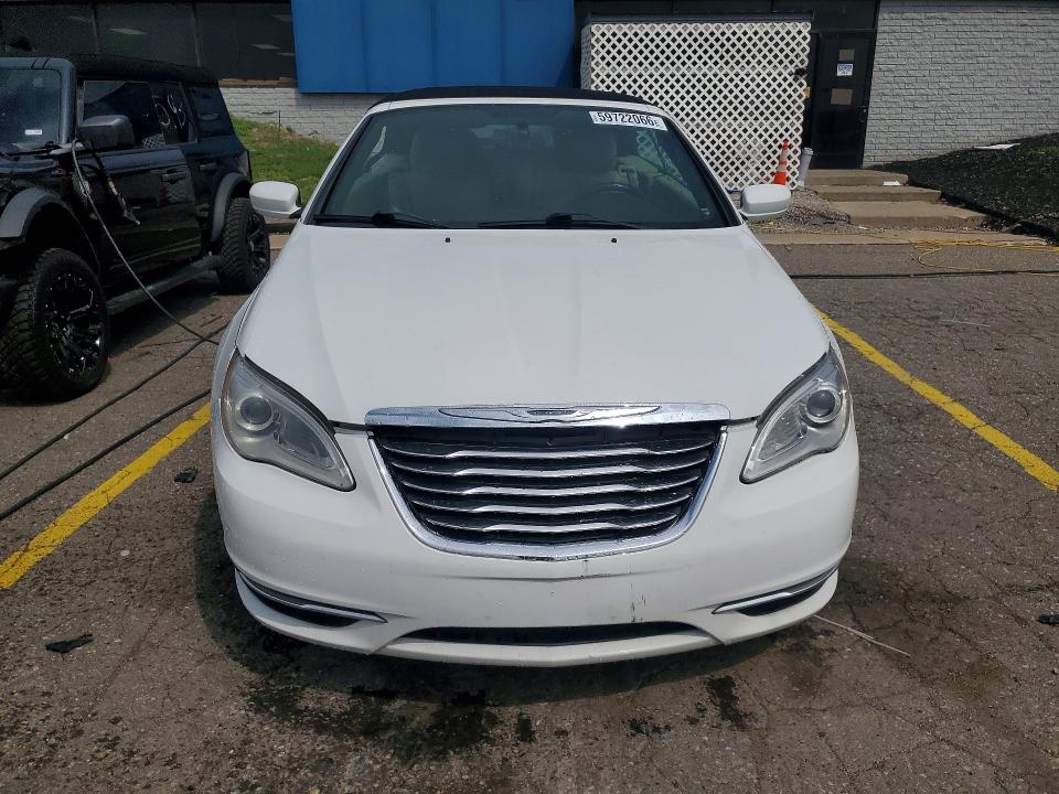 Продажа на аукционе авто 2014 Chrysler 200, vin: 1C3BCBEGXEN131114, номер лота: 59722066