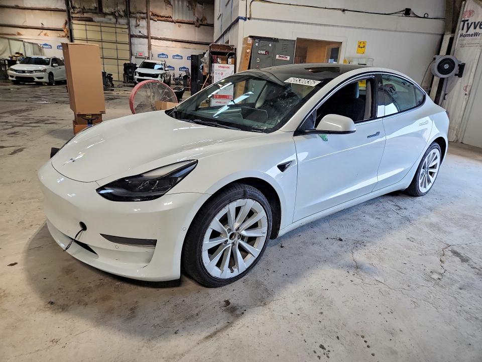 60530836 :رقم المزاد ، 5YJ3E1EAXNF368698 vin ، 2022 Tesla Model 3 مزاد بيع