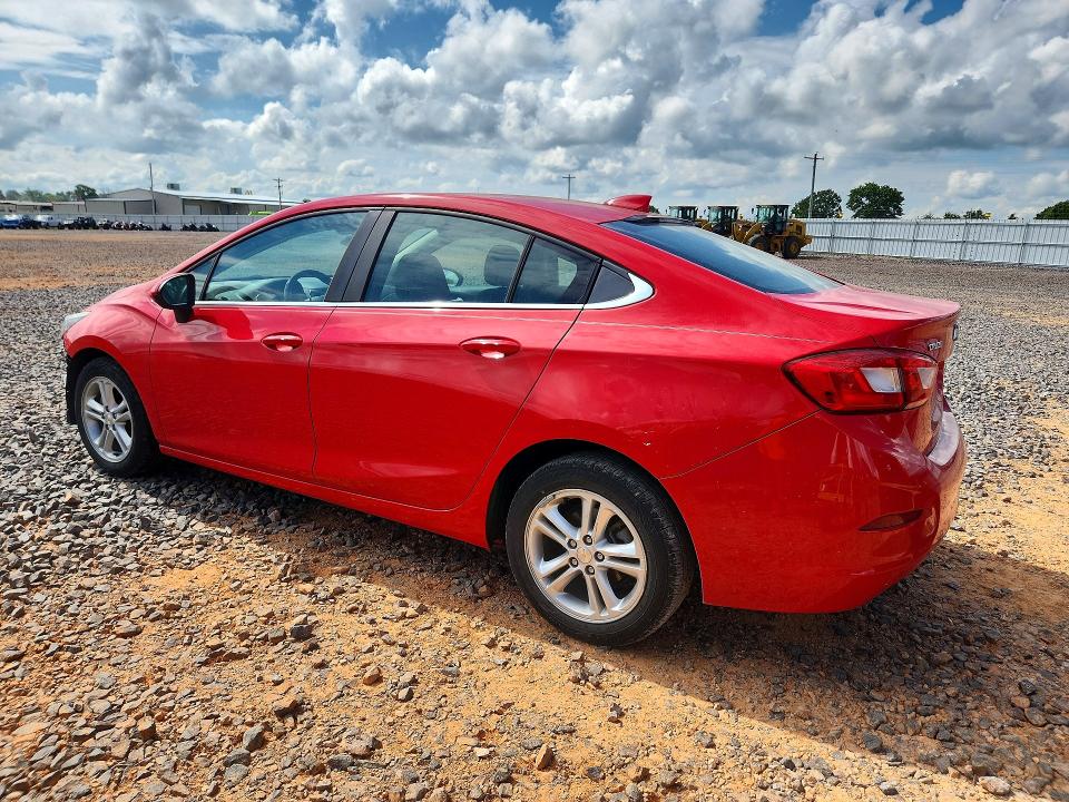 60753526 :رقم المزاد ، 1G1BE5SM1J7194417 vin ، 2018 Chevrolet Cruze مزاد بيع