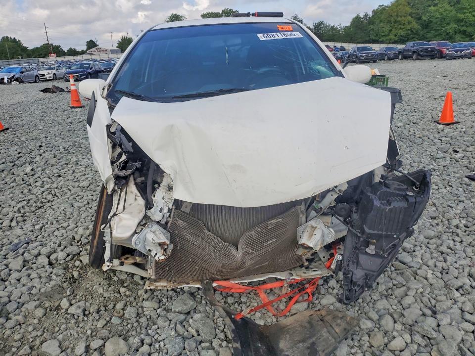 60811656 :رقم المزاد ، JHMGE8H36DC061613 vin ، 2013 Honda Fit مزاد بيع