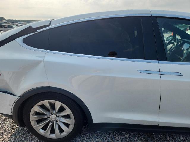 57028106 :رقم المزاد ، 5YJXCBE25GF008828 vin ، 2016 Tesla Model X مزاد بيع