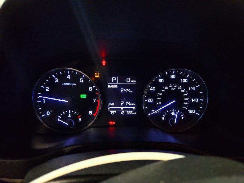 62602276 :رقم المزاد ، 5NPD84LF3HH188674 vin ، 2017 Hyundai Elantra مزاد بيع
