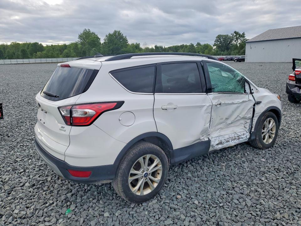 Продажа на аукционе авто 2018 Ford Escape, vin: 1FMCU0GD7JUD18410, номер лота: 61840716