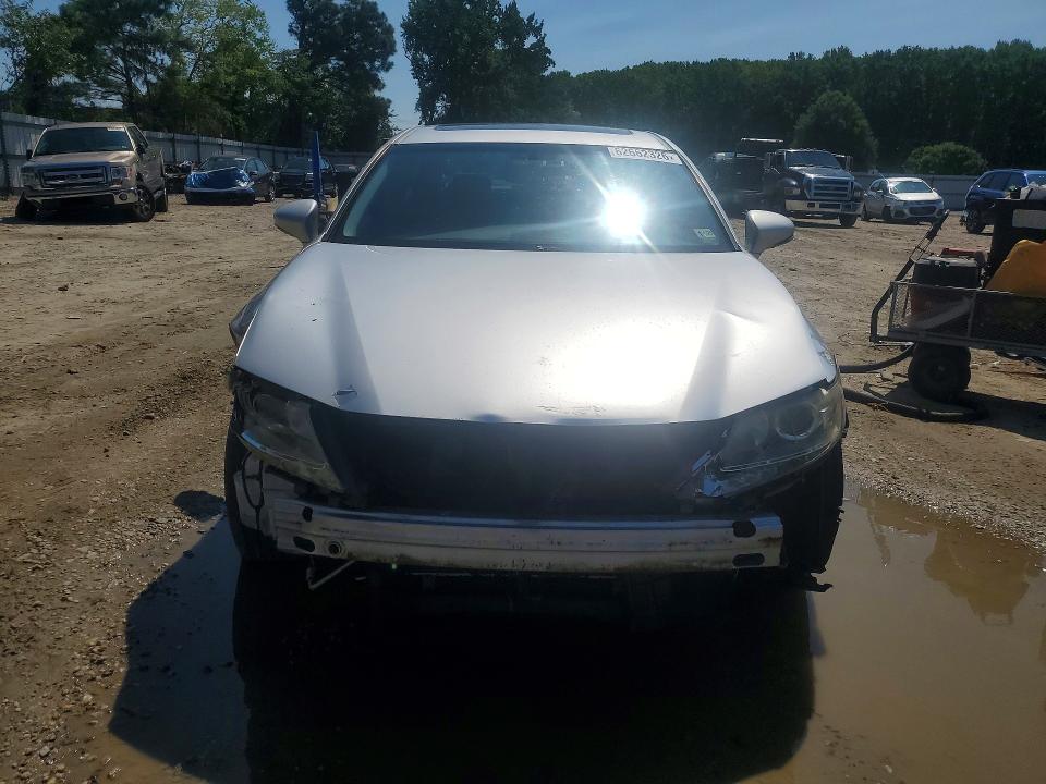 Продажа на аукционе авто 2015 Lexus Es, vin: JTHBK1GG7F2161243, номер лота: 62662326