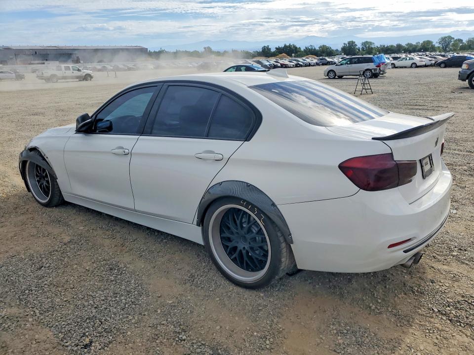 61808646 :رقم المزاد ، WBA8E9G50GNU28414 vin ، 2016 Bmw 328 مزاد بيع