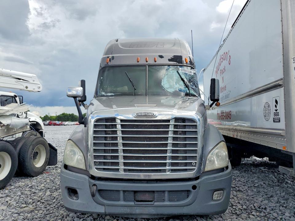 2013 Freightliner Cascadia მანქანა იყიდება აუქციონზე, vin: 1FUJGLDR8DSBT0396, აუქციონის ნომერი: 60985506