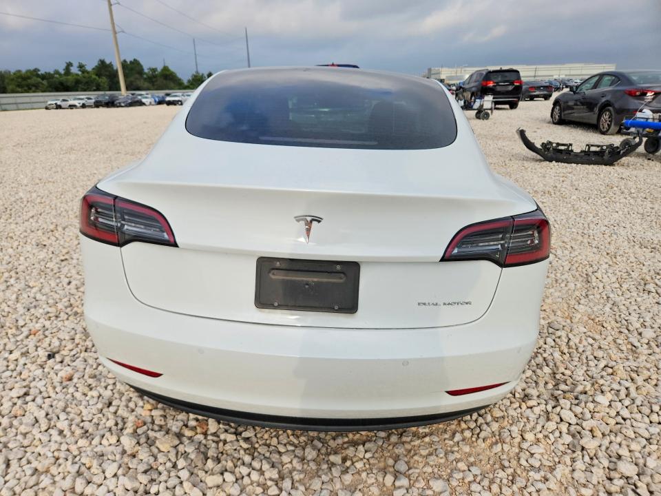 62534046 :رقم المزاد ، 5YJ3E1EB3NF107275 vin ، 2022 Tesla Model 3 مزاد بيع