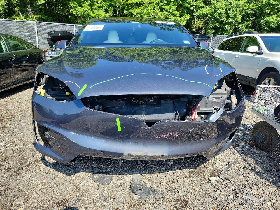 Продажа на аукционе авто 2016 Tesla Model X, vin: 5YJXCAE22GF022650, номер лота: 61797606