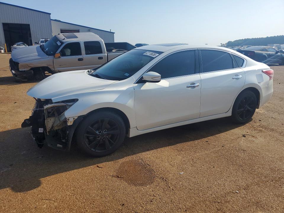 2013 Nissan Altima მანქანა იყიდება აუქციონზე, vin: 1N4AL3APXDC213640, აუქციონის ნომერი: 62118636