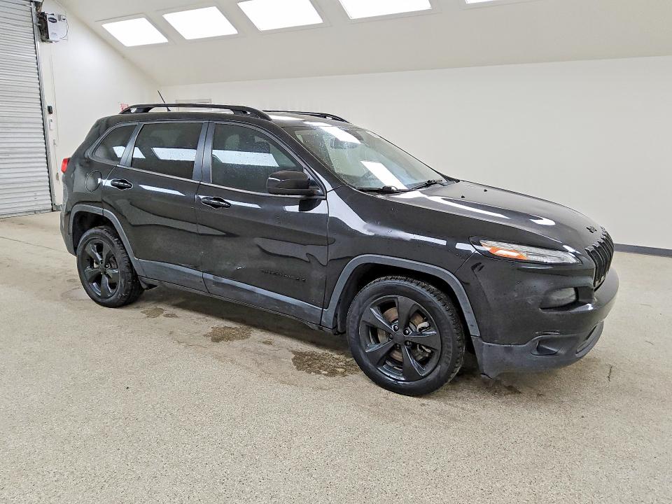 97683145 :رقم المزاد ، 1C4PJLCB8JD557033 vin ، 2018 Jeep Cherokee مزاد بيع