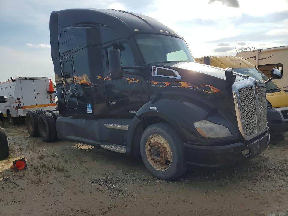58691146 :رقم المزاد ، 1XKYDP9X6JJ179998 vin ، 2018 Kenworth Construction مزاد بيع