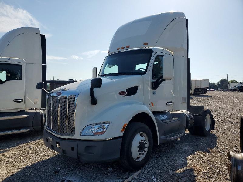 2018 Peterbilt 579 მანქანა იყიდება აუქციონზე, vin: 1XPBA48XXJD477560, აუქციონის ნომერი: 57899906