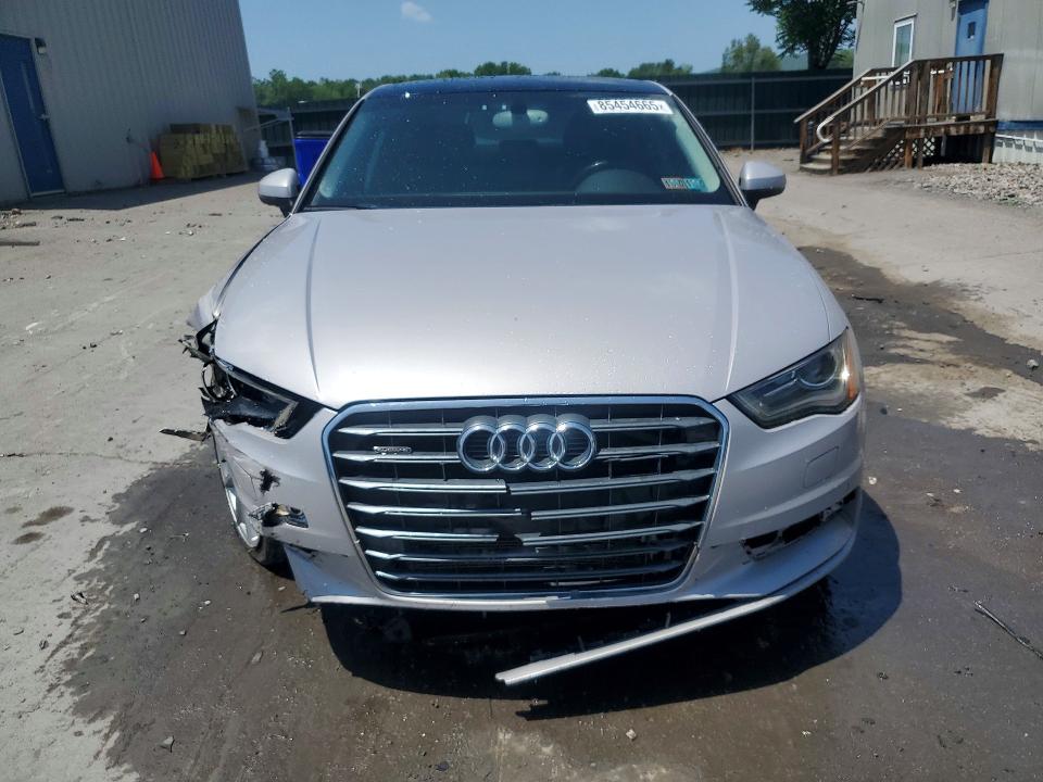 85454665 :رقم المزاد ، WAUEFGFF2F1047832 vin ، 2015 Audi A3 مزاد بيع