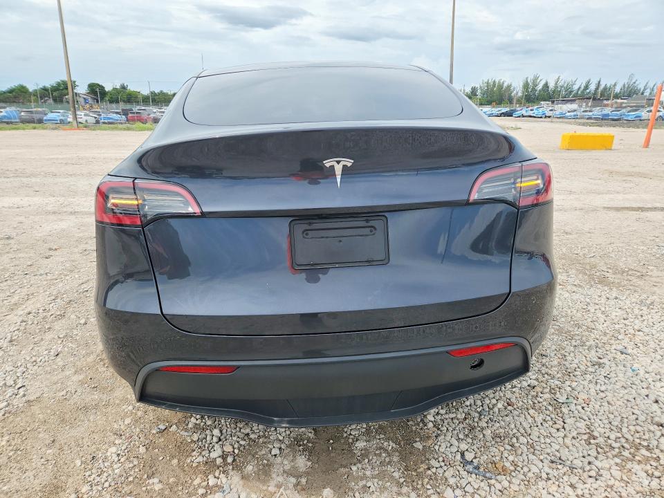2024 Tesla Model Y მანქანა იყიდება აუქციონზე, vin: 7SAYGDED9RF056098, აუქციონის ნომერი: 62392216