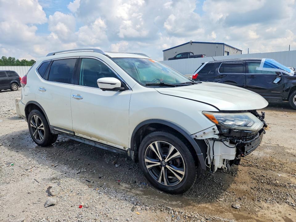 59321006 :رقم المزاد ، 5N1AT2MV7HC889141 vin ، 2017 Nissan Rogue مزاد بيع