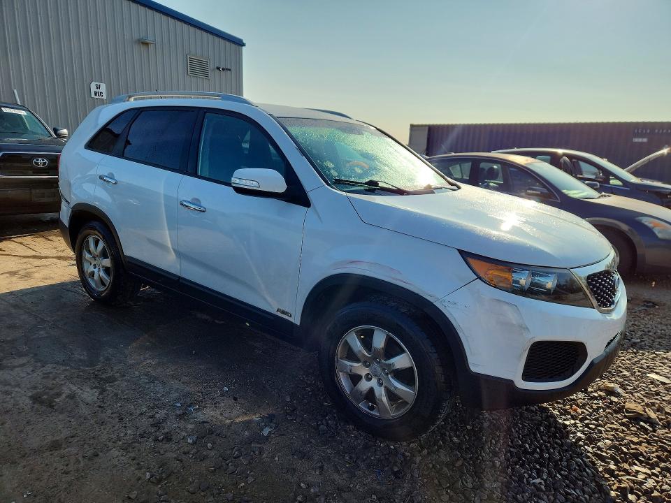 2013 Kia Sorento მანქანა იყიდება აუქციონზე, vin: 5XYKTDA24DG310160, აუქციონის ნომერი: 61721086