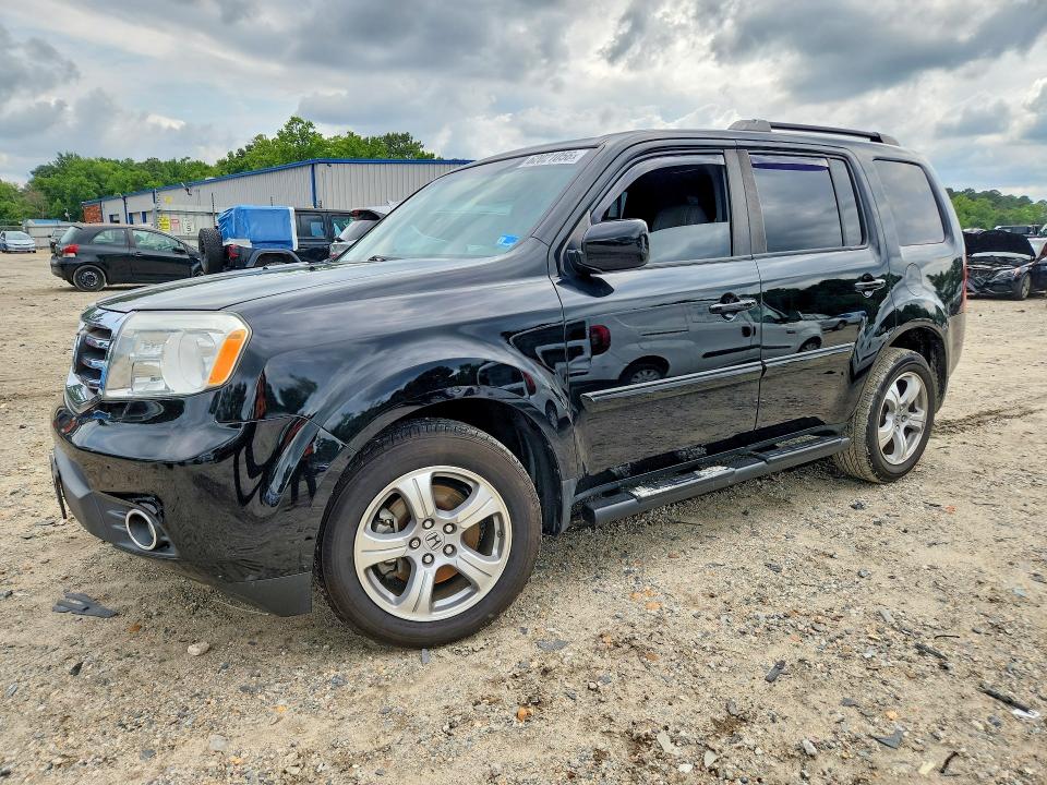 62021056 :رقم المزاد ، 5FNYF3H57FB024003 vin ، 2015 Honda Pilot مزاد بيع