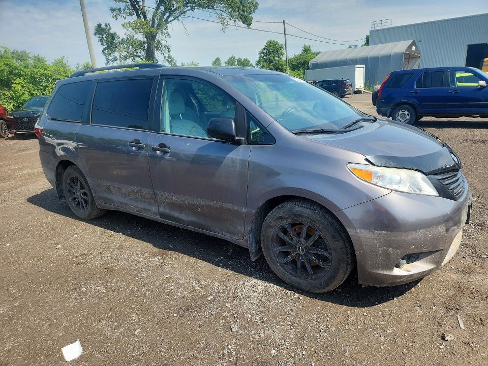2015 Toyota Sienna მანქანა იყიდება აუქციონზე, vin: 5TDZK3DCXFS622697, აუქციონის ნომერი: 60566426