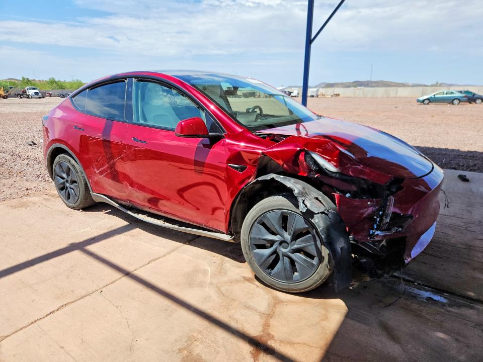 61788676 :رقم المزاد ، 7SAYGDEE1RF194730 vin ، 2024 Tesla Model  Y مزاد بيع