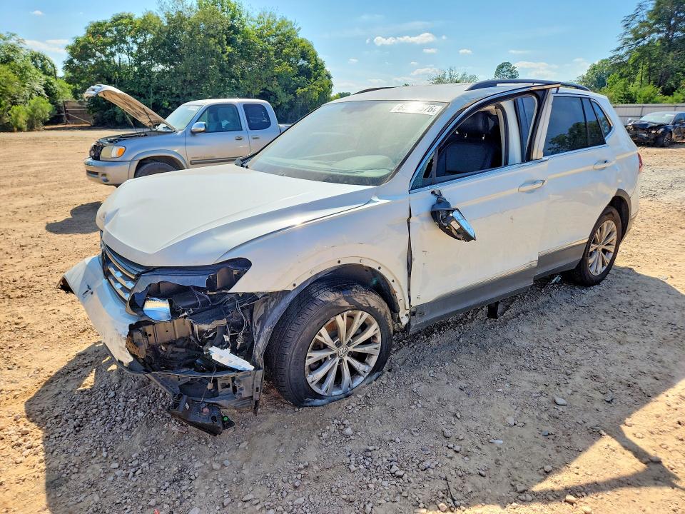 Продаж на аукціоні авто 2018 Volkswagen Tiguan, vin: 3VV3B7AX8JM031427, номер лоту: 63355576
