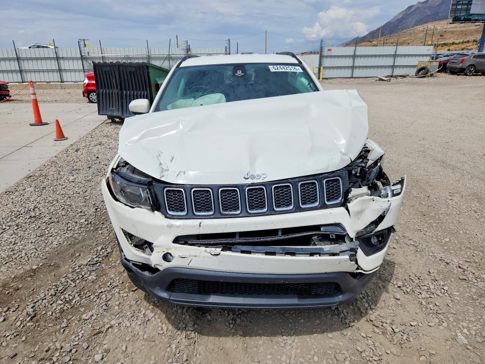 62442516 :رقم المزاد ، 3C4NJDBBXJT342424 vin ، 2018 Jeep Compass مزاد بيع