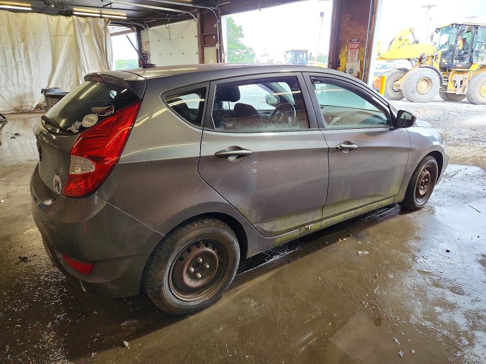 59590436 :رقم المزاد ، KMHCT5AE9FU220861 vin ، 2015 Hyundai Accent مزاد بيع
