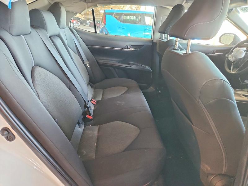 59319176 :رقم المزاد ، 4T1C11AK5NU676150 vin ، 2022 Toyota Camry مزاد بيع