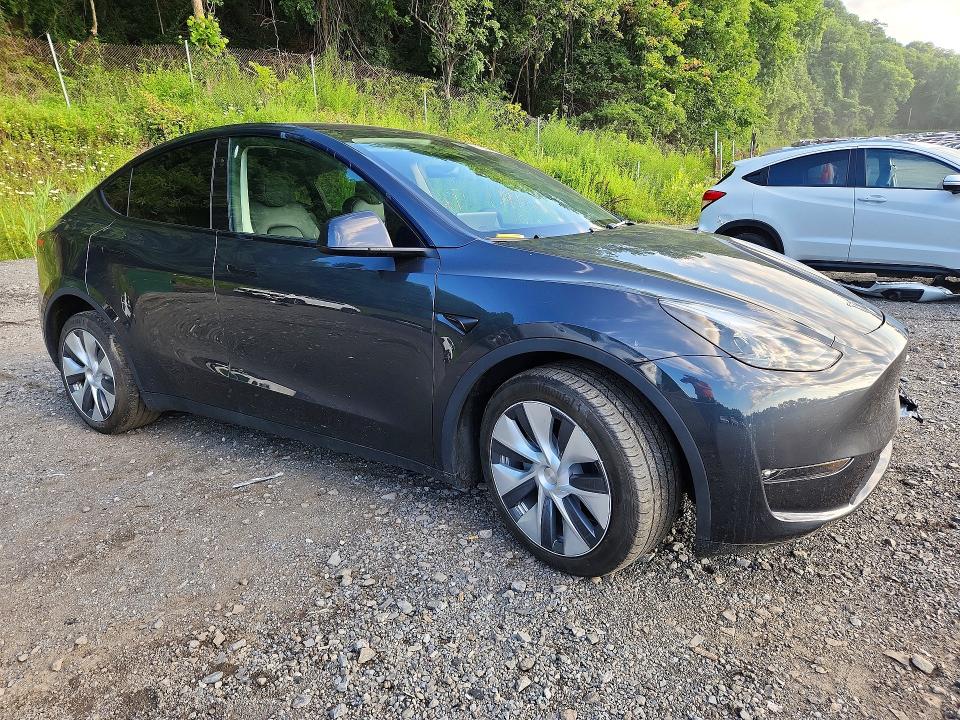 60148206 :رقم المزاد ، 7SAYGDEE8RF988821 vin ، 2024 Tesla Model Y مزاد بيع