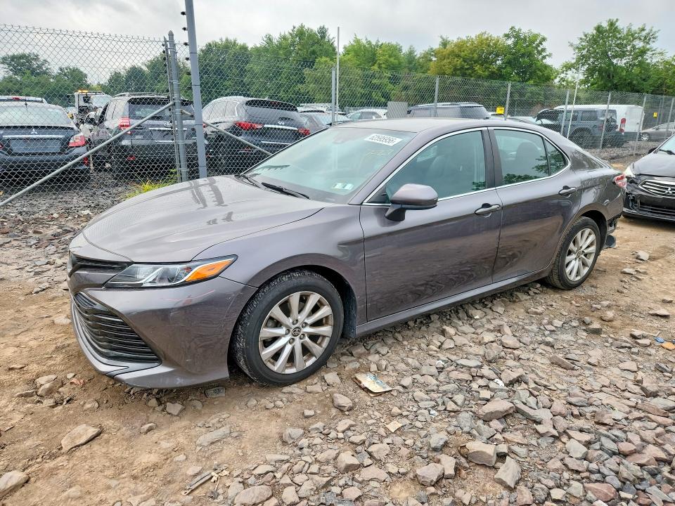62595956 :رقم المزاد ، 4T1C11AK1LU395931 vin ، 2020 Toyota Camry مزاد بيع