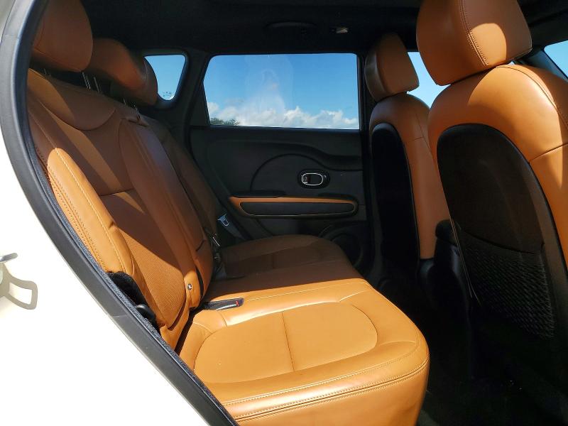 61582276 :رقم المزاد ، KNDJX3A5XF7209712 vin ، 2015 Kia Soul مزاد بيع
