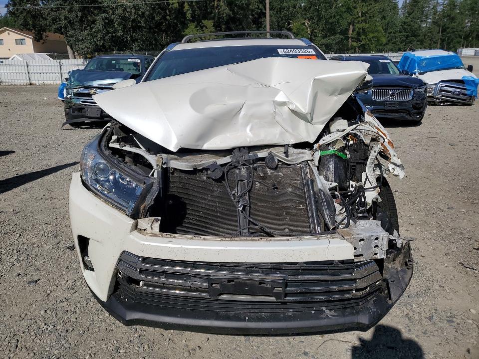 Продажа на аукционе авто 2017 Toyota Highlander, vin: 5TDDZRFH0HS476055, номер лота: 62493526