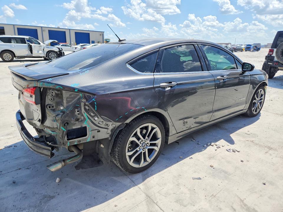 60021216 :رقم المزاد ، 3FA6P0LU4HR397461 vin ، 2017 Ford Fusion مزاد بيع